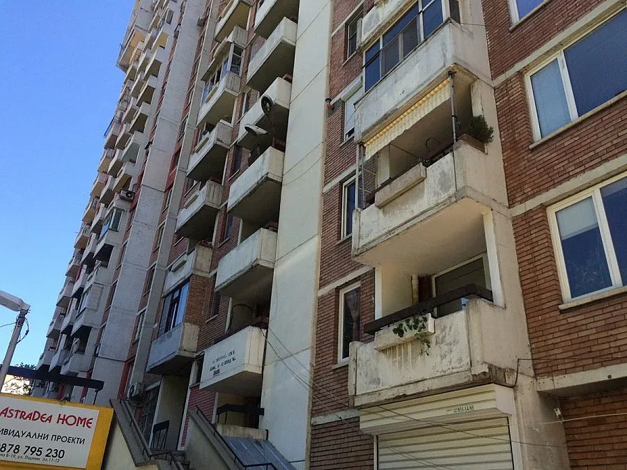 Огнен ад в два блока на "Зона Б-19"