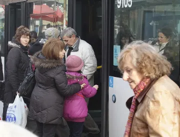 Рейс блъсна момиченце