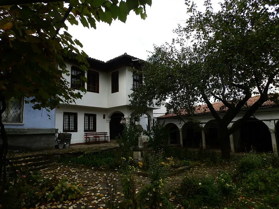 Цар Иван Асен II вдига манастир край Мерданя