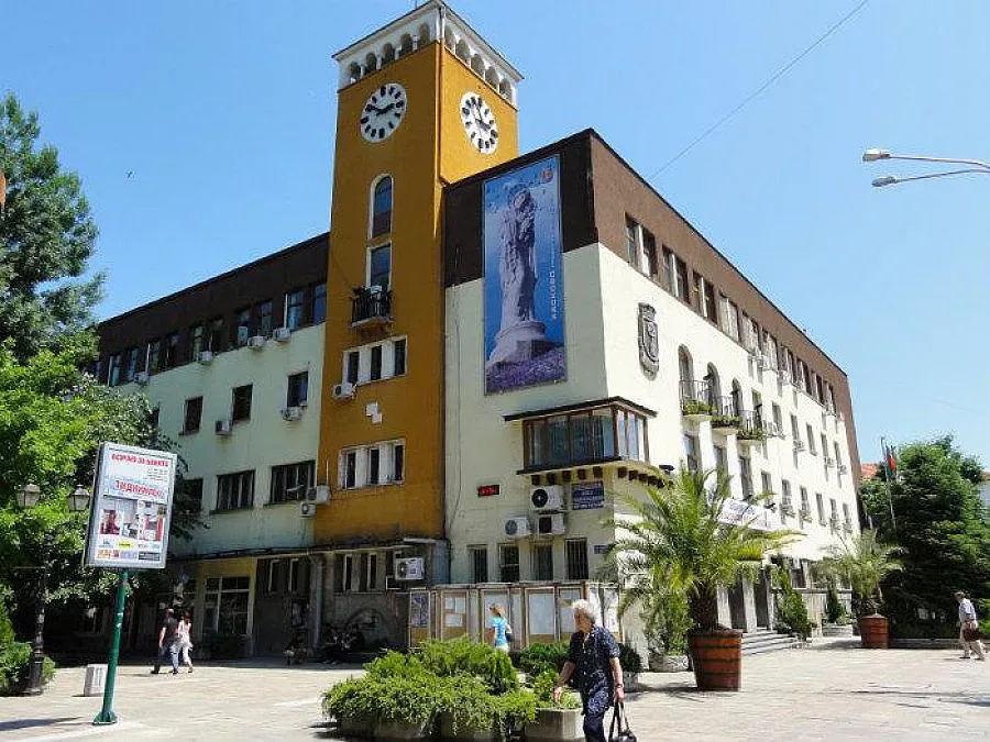 Община спря 200 мобилни телефона заради разхищение