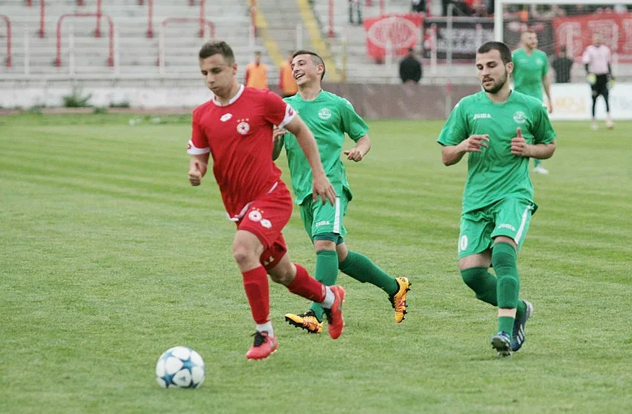 ЦСКА мина през "Вихрен"