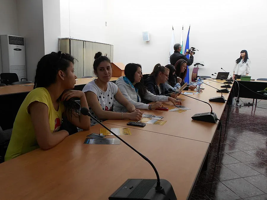 Студенти с дискусия срещу трафика на хора