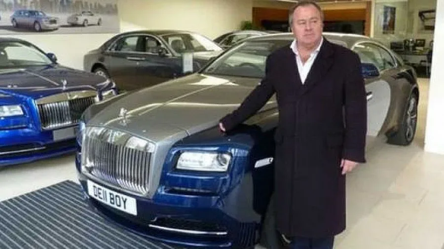 Неграмотният милиардер