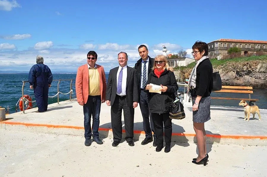 Рубин се разходи на остров Св. Анастасия"