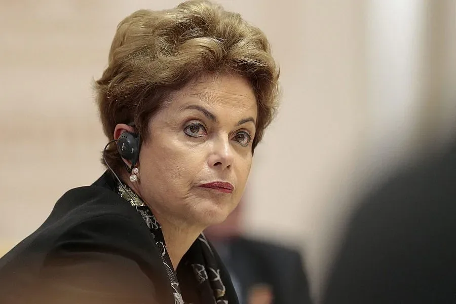 Дилма на крачка от импийчмънт