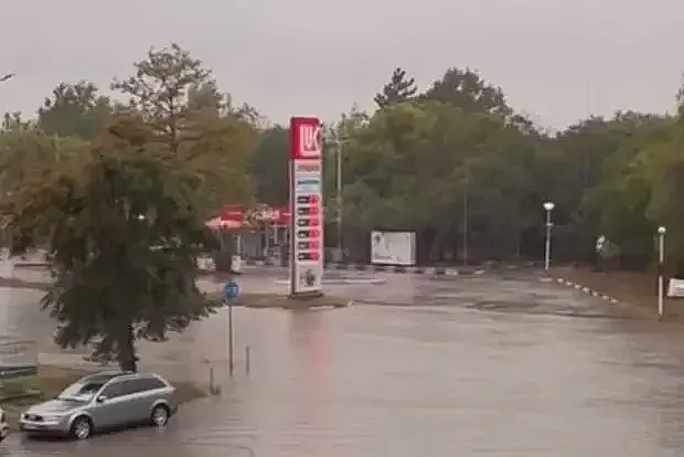 Потоп. Част от наш голям град е под вода
