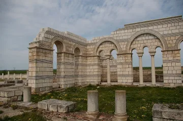 Реставрират базиликата в Плиска през май