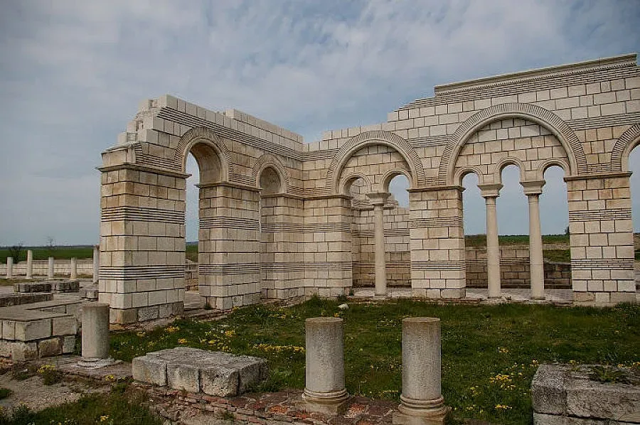 Реставрират базиликата в Плиска през май