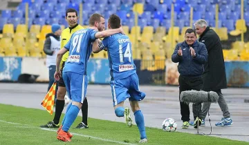 Хиени душат около таран на "Левски"