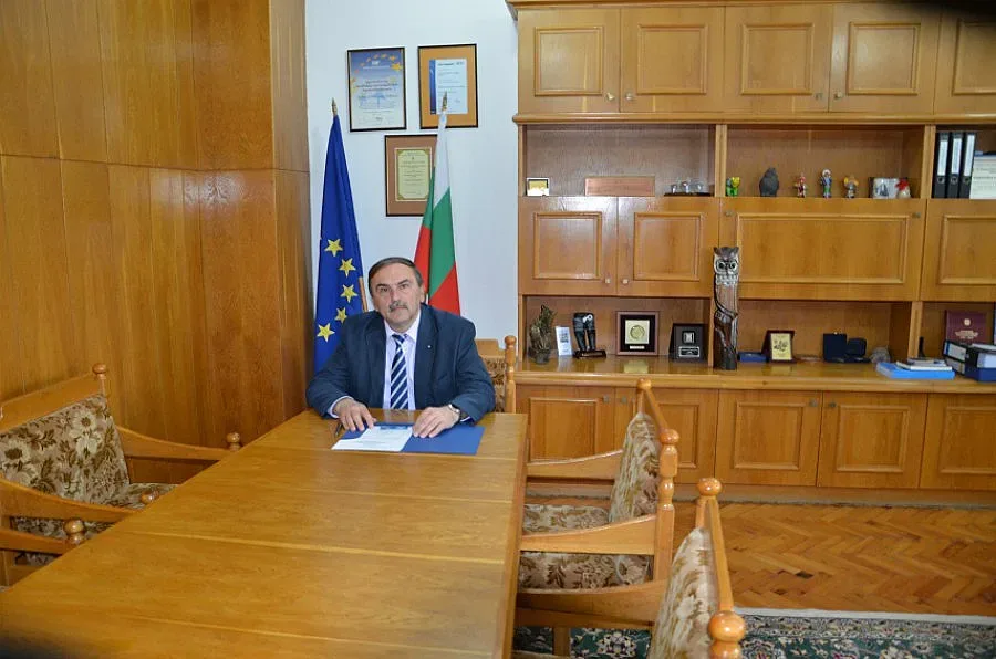 Въвеждаме обучение, подобно на дуалното