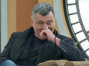 Весо Калановски пак играе Апостола