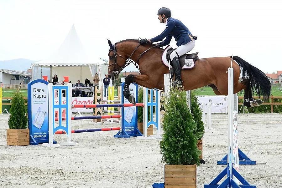 Български ездачи взеха наградите Божурище