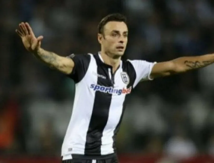 ВИДЕО: Бербатов с топка във фитнеса 