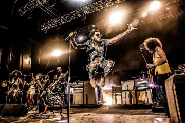 Матю Битон: Светът е пълен с фалшиви артисти   