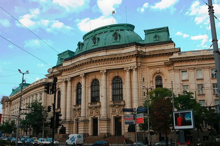 Вазов, Вапцаров и Елин Пелин на изпита по литература в СУ