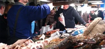 Гърците ни изкупиха шоколадовите бонбони