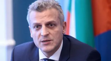 Москов подава ръка на джипитата (ОБЗОР)