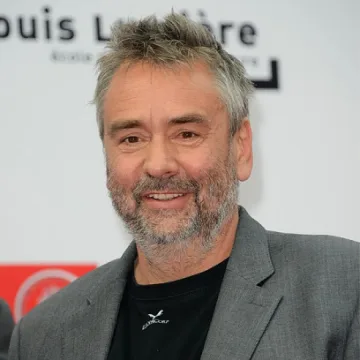 Люк Бесон планира филм за "Курск"