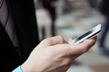 Дете спаси мигранти със SMS