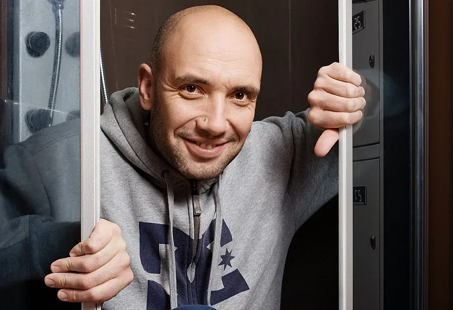 Захари Бахаров изригна във фейсбук