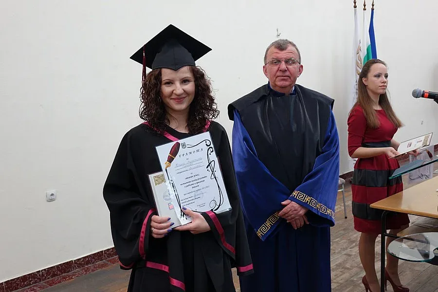 231 студенти се дипломираха в ЮЗУ