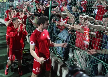 Роми със сопи причакаха ЦСКА (ОБЗОР)