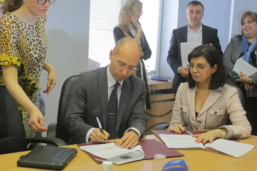 Наесен със стари учебници по новите програми