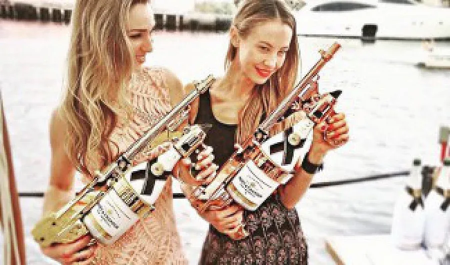 Пушка за шампанско за 459 долара