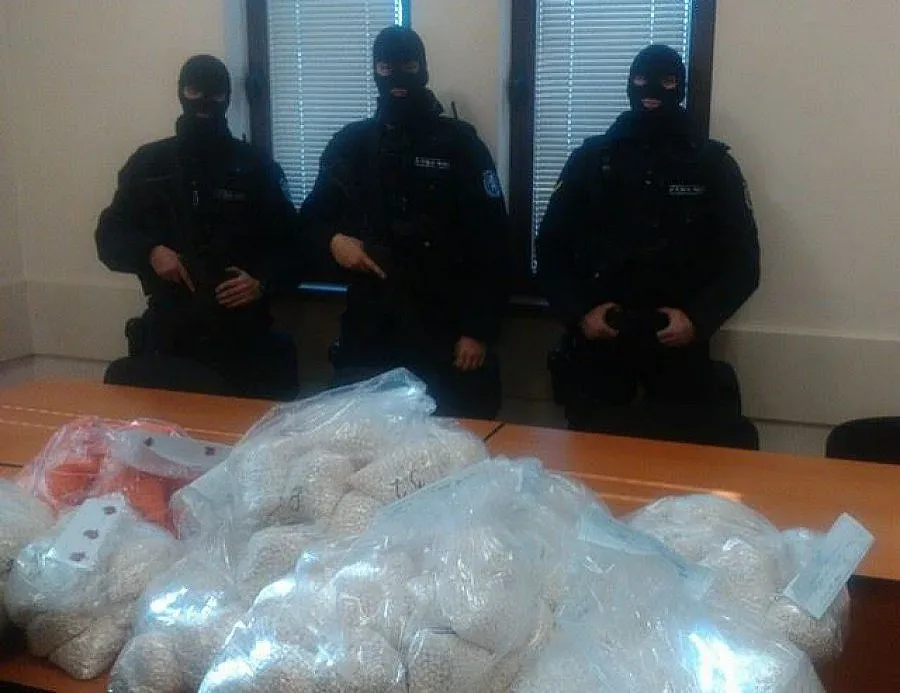 Кметът с дрогата остава в ареста