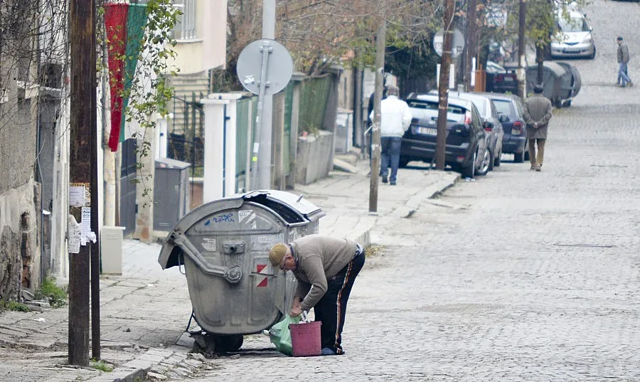 Застрахователи съдят АПИ заради дупки