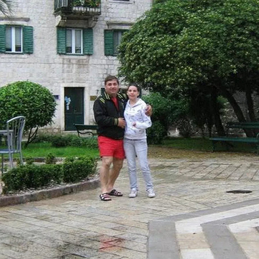 Таксиджия закла жена си и помете 6 коли (ОБЗОР)