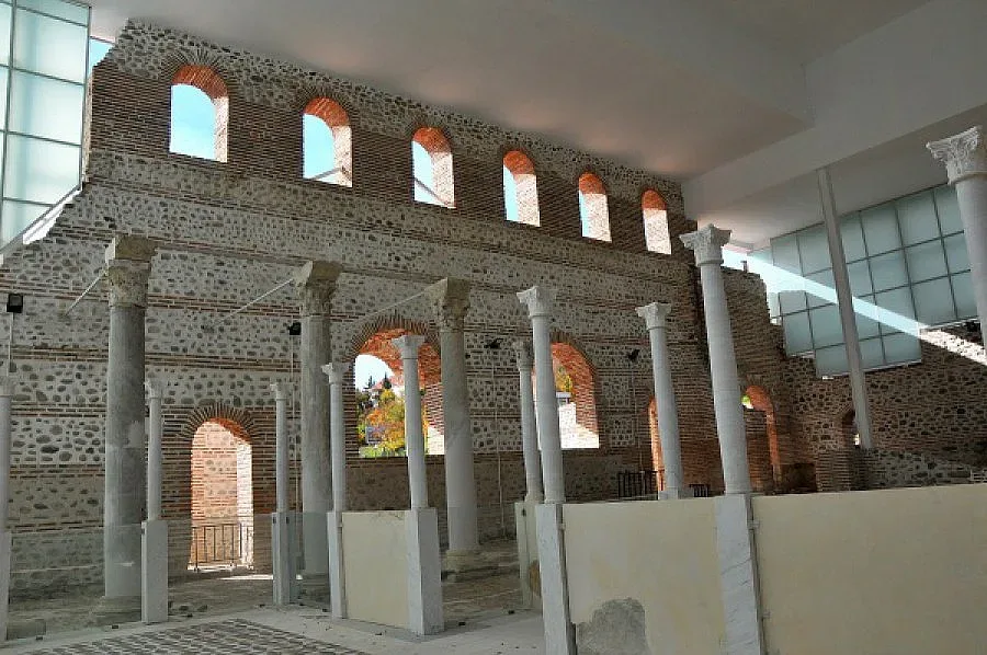 Опашки от туристи за Базиликата в Сандански