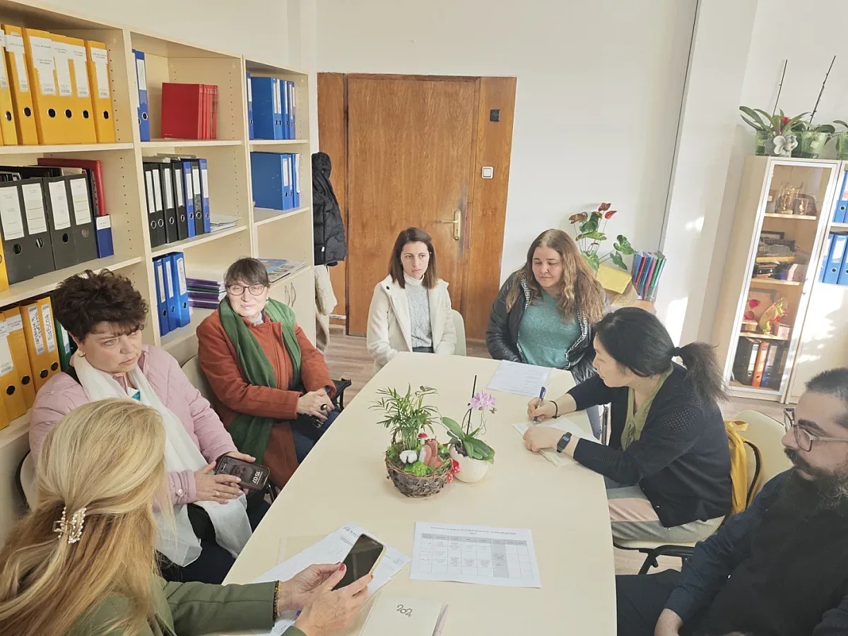 Стартират безплатните уроци по китайски в Казанлъшките училища