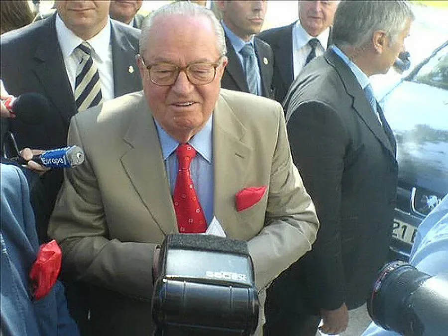 Глобиха Льо Пен за антисемитизъм