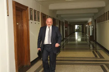 Заместник на Кунева хвърли оставка (ОБЗОР)