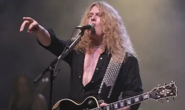 Отиде си легендарен китарист, белязал завинаги рока