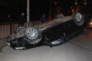 Пияна жена катастрофира в Казанлък