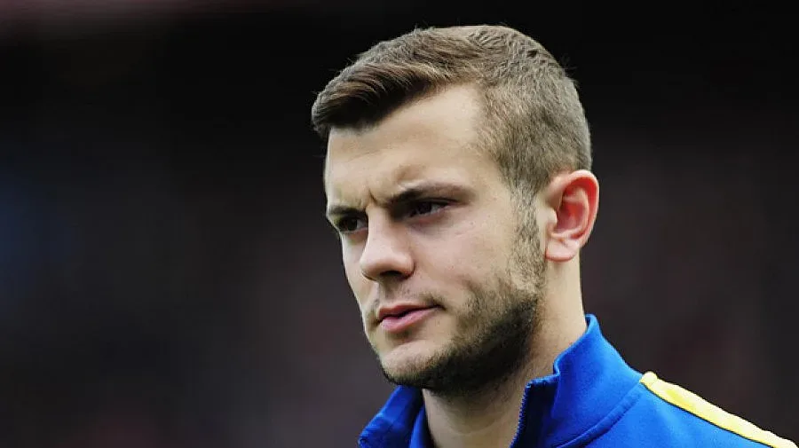 Халф на "Арсенал" се бие в клуб