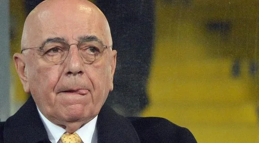 Бесен шеф строява "Милан" в 2 редици