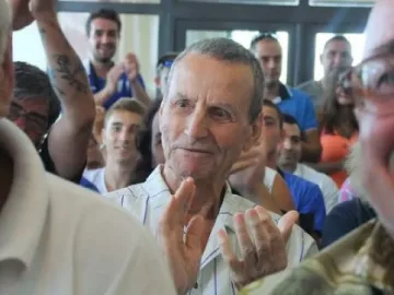 Футболна легенда се удави в морето