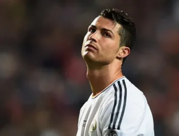 "Барса" - "Реал" чупи рекорд, Роналдо се съблече по слип