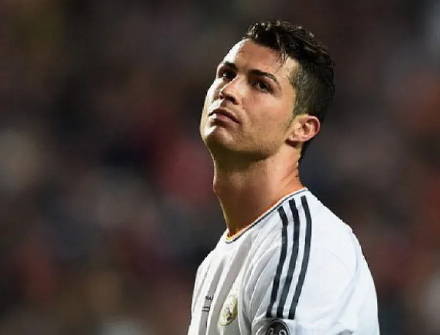 "Барса" - "Реал" чупи рекорд, Роналдо се съблече по слип