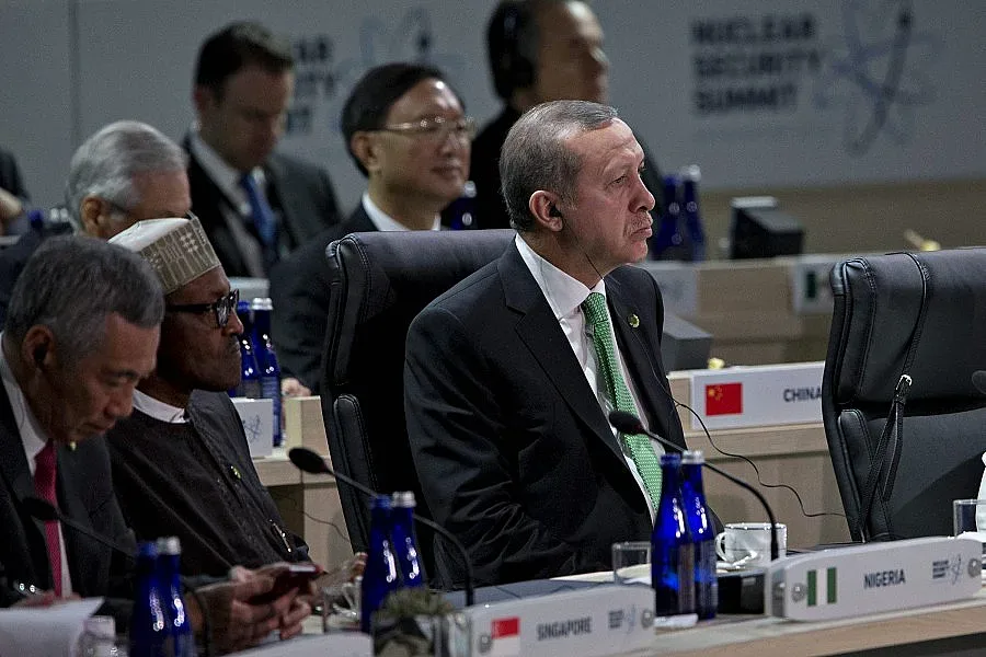 Шулц: Г-н Ердоган, прекрачихте границата