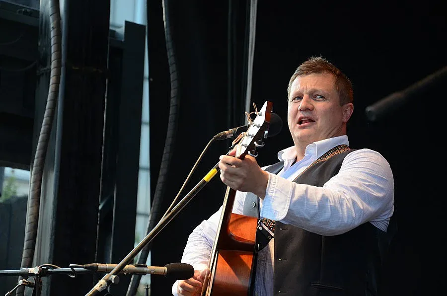 Пребиха бас китариста на група "Любе"