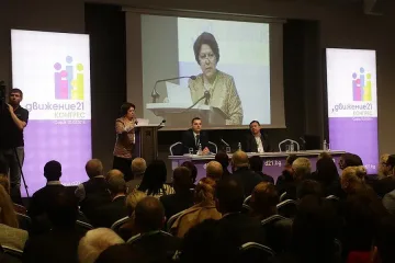 Дончева събира тим от сини и червени