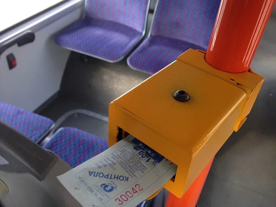 Бунт за билета в деня на лъжата (ОБЗОР)