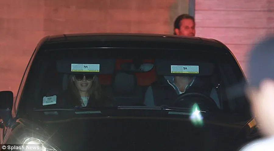 Нова жена в живота на Лео?