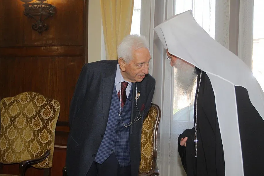 Неофит даде орден на Гиньо Ганев