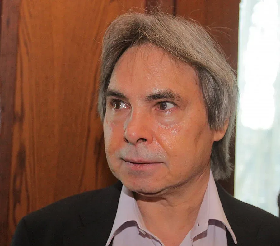 И професори работят за фирма "Корадо"