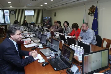 Парламентът реши: ВВС - на две